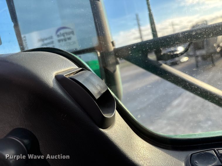 image for item FG0167 2012 Kenworth T800 semi truck