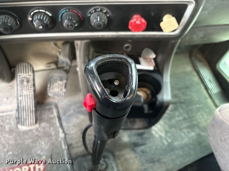 image for item FG0167 2012 Kenworth T800 semi truck