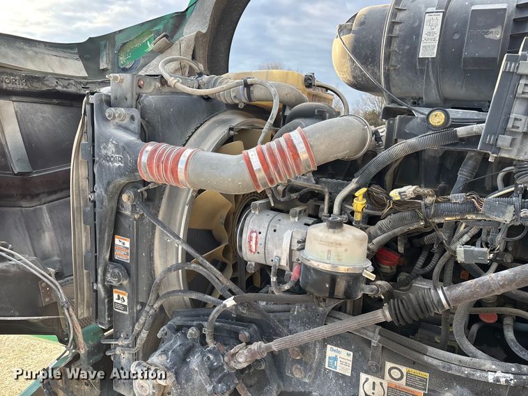 image for item FG0167 2012 Kenworth T800 semi truck