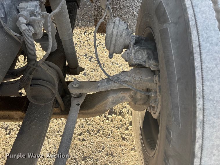 image for item FG0167 2012 Kenworth T800 semi truck