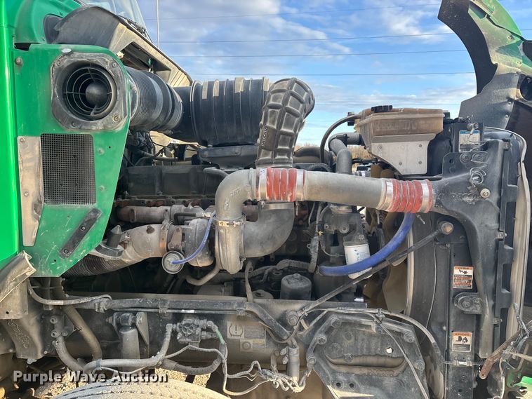 image for item FG0167 2012 Kenworth T800 semi truck