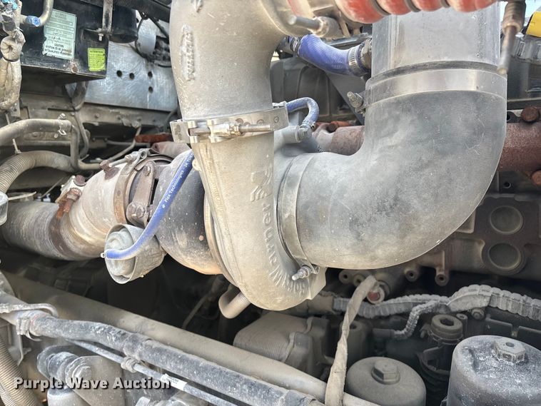 image for item FG0167 2012 Kenworth T800 semi truck