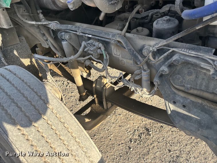 image for item FG0167 2012 Kenworth T800 semi truck