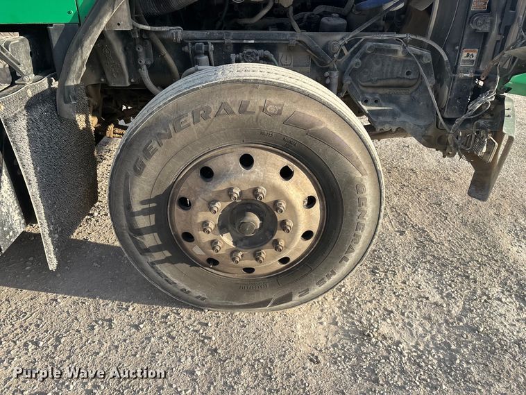 image for item FG0167 2012 Kenworth T800 semi truck