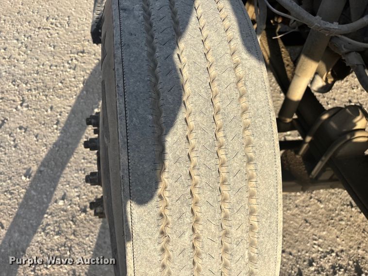 image for item FG0167 2012 Kenworth T800 semi truck