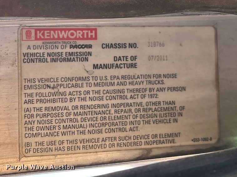 image for item FG0167 2012 Kenworth T800 semi truck