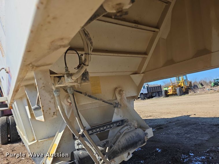 image for item FI0875 2015 Armor Lite SBD40LT bottom dump trailer