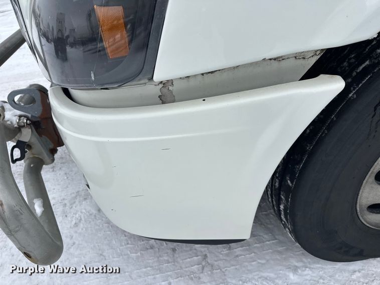 image for item FK1558 2015 Freightliner Cascadia semi truck