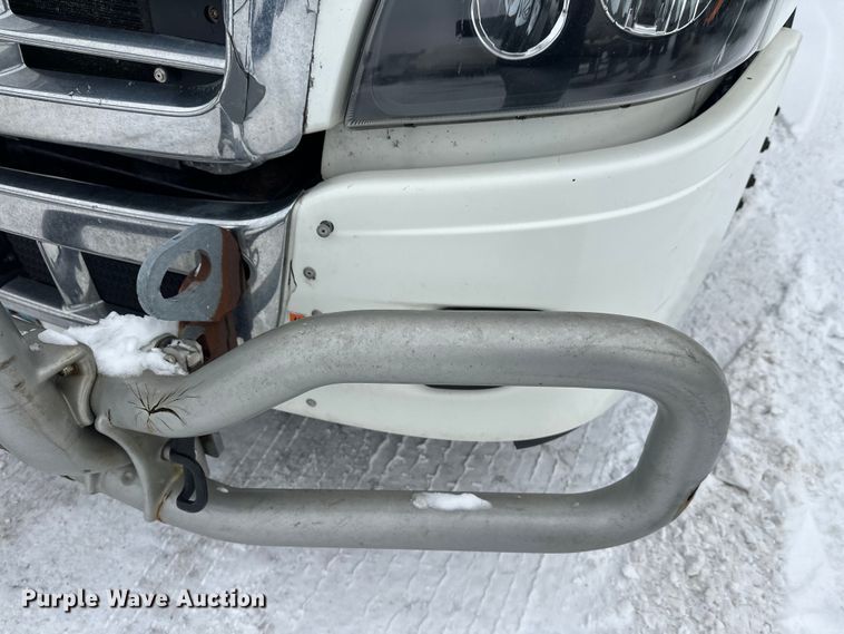 image for item FK1558 2015 Freightliner Cascadia semi truck