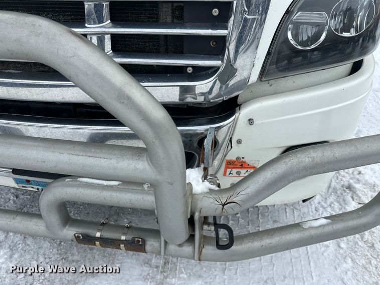 image for item FK1558 2015 Freightliner Cascadia semi truck