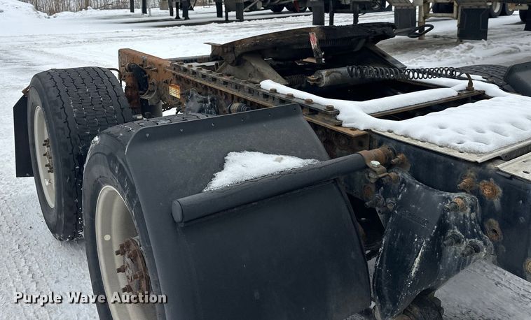 image for item FK1558 2015 Freightliner Cascadia semi truck