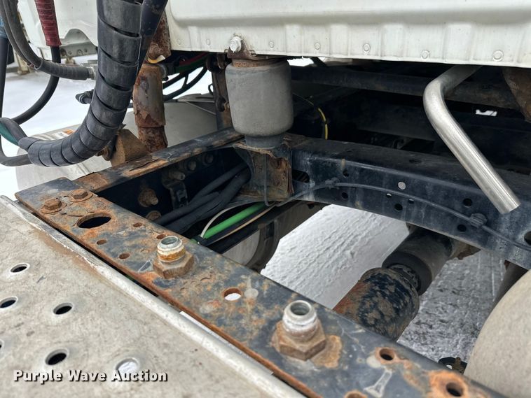 image for item FK1558 2015 Freightliner Cascadia semi truck