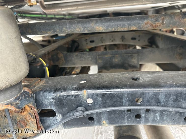 image for item FK1558 2015 Freightliner Cascadia semi truck