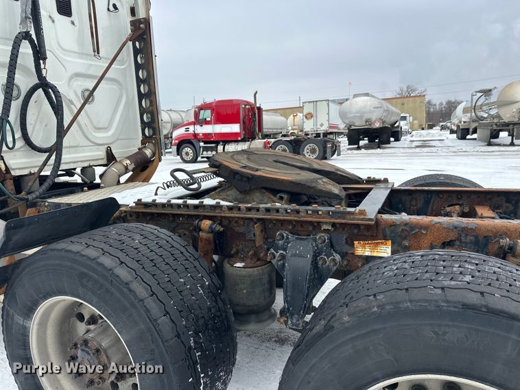 image for item FK1558 2015 Freightliner Cascadia semi truck