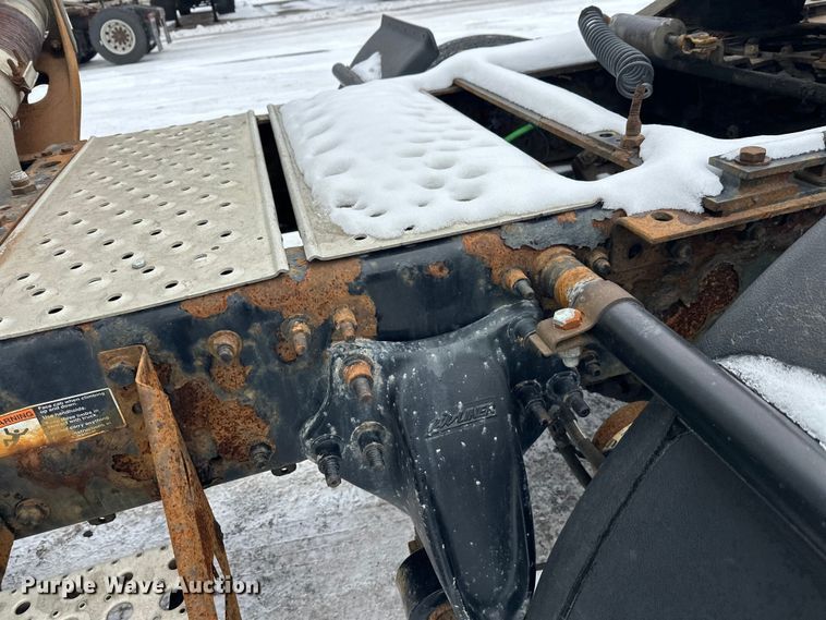 image for item FK1558 2015 Freightliner Cascadia semi truck