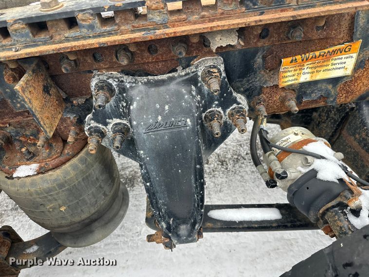 image for item FK1558 2015 Freightliner Cascadia semi truck