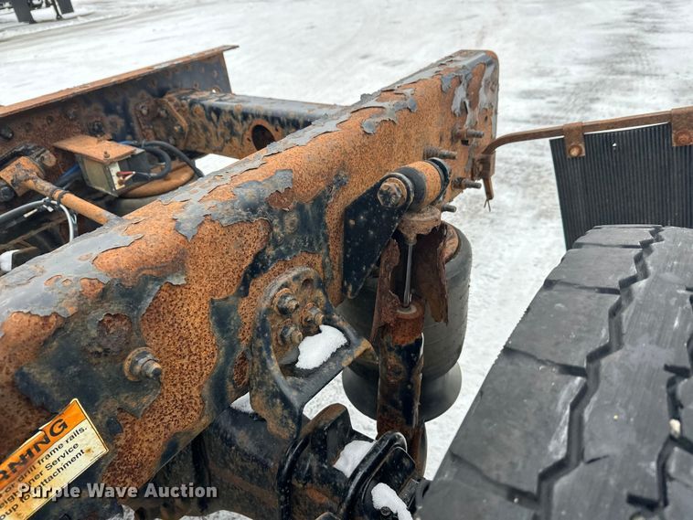 image for item FK1558 2015 Freightliner Cascadia semi truck