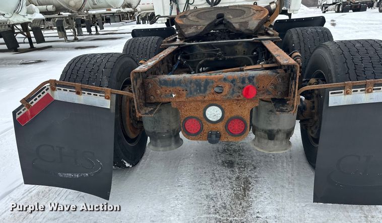 image for item FK1558 2015 Freightliner Cascadia semi truck