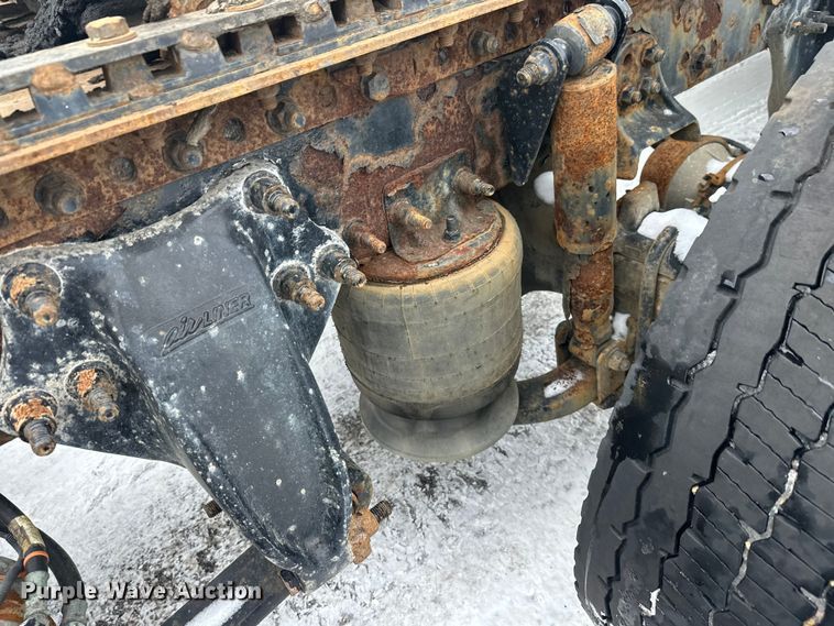 image for item FK1558 2015 Freightliner Cascadia semi truck