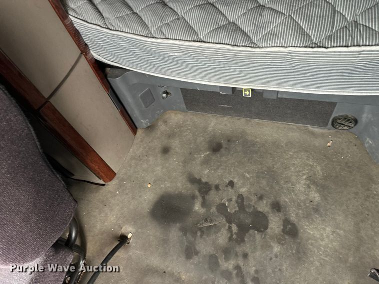 image for item FK1558 2015 Freightliner Cascadia semi truck