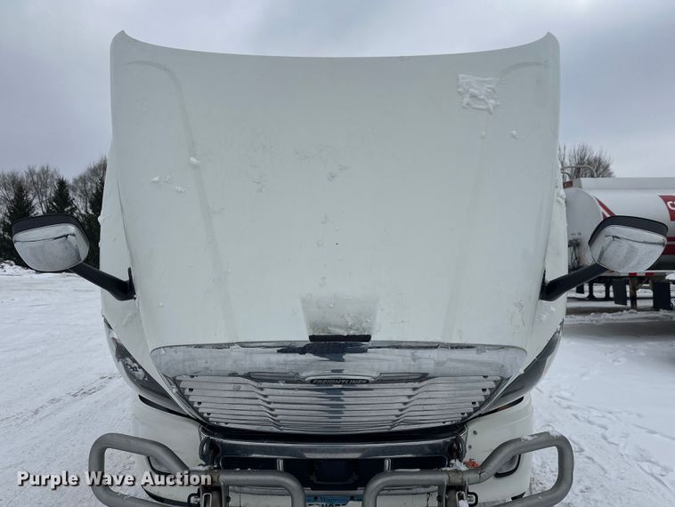 image for item FK1558 2015 Freightliner Cascadia semi truck