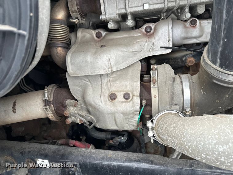 image for item FK1558 2015 Freightliner Cascadia semi truck