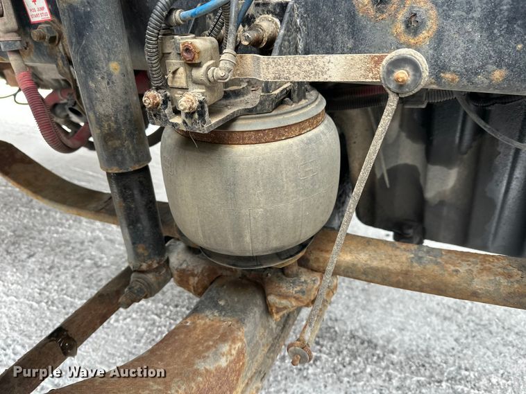 image for item FK1558 2015 Freightliner Cascadia semi truck