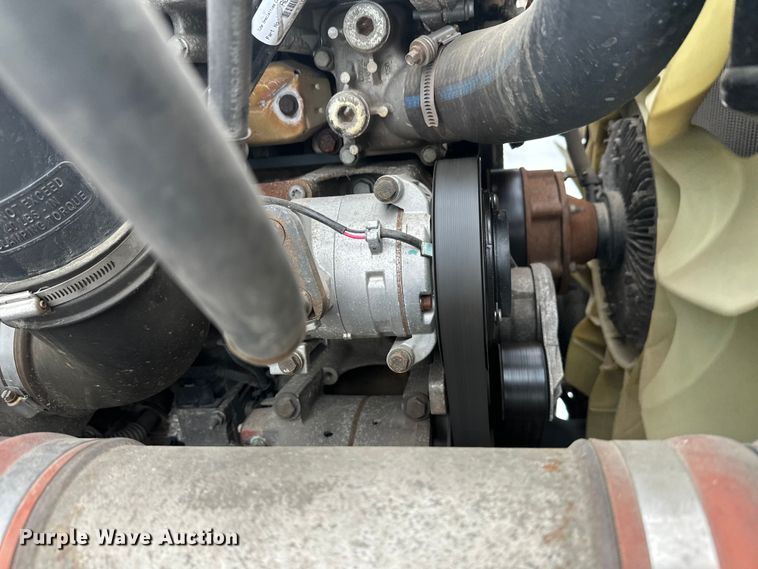 image for item FK1558 2015 Freightliner Cascadia semi truck