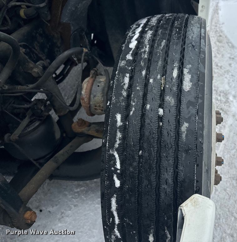 image for item FK1558 2015 Freightliner Cascadia semi truck