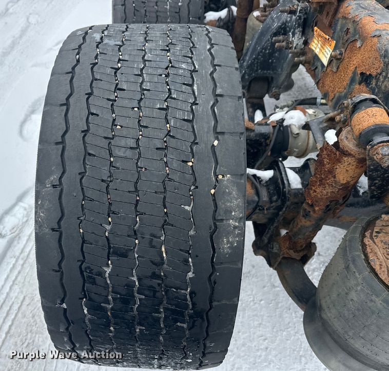 image for item FK1558 2015 Freightliner Cascadia semi truck