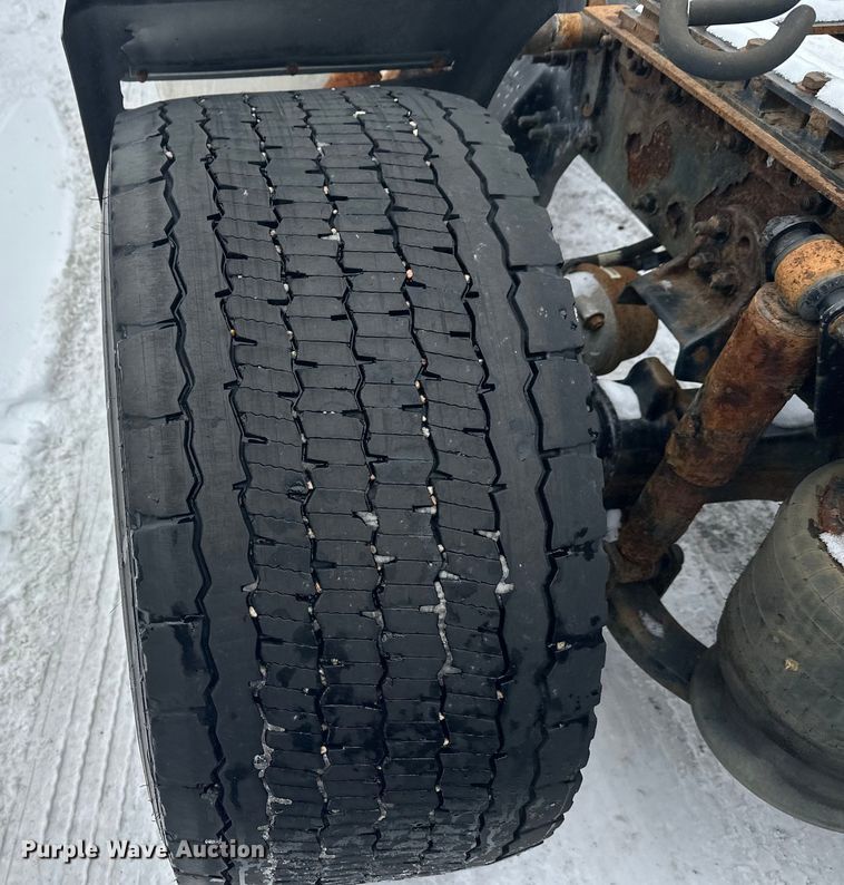 image for item FK1558 2015 Freightliner Cascadia semi truck