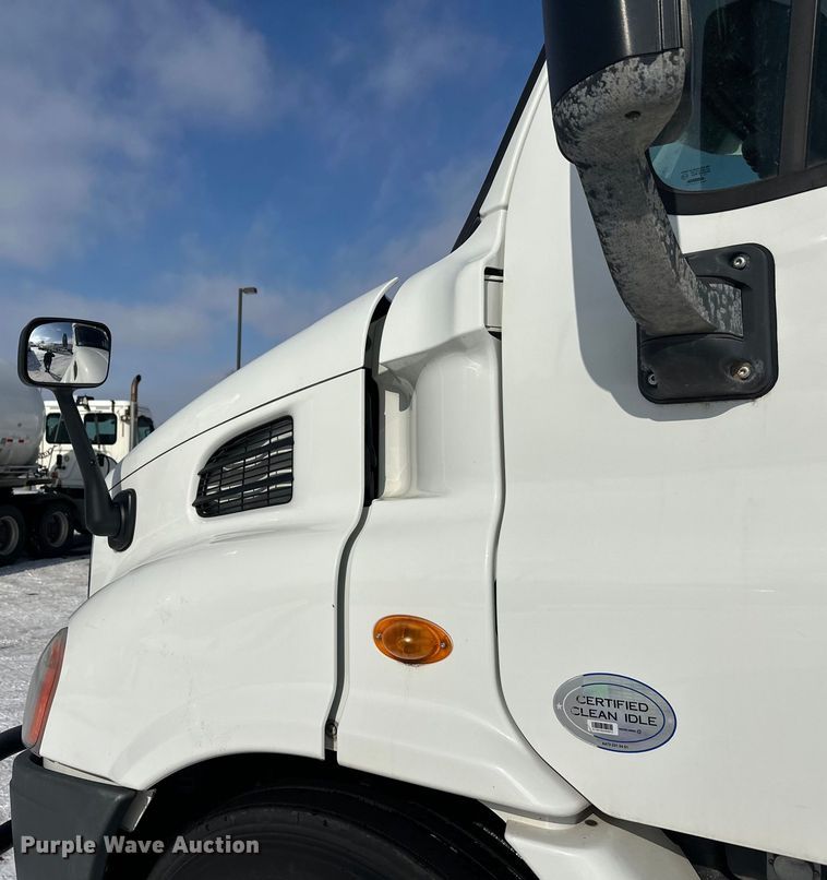 image for item FK1562 2014 Freightliner Cascadia semi truck
