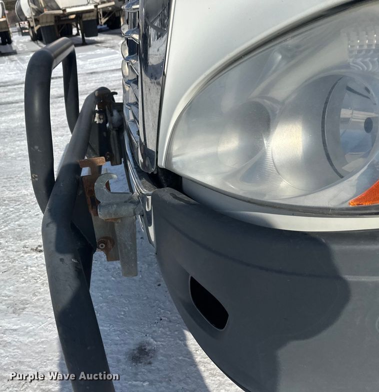 image for item FK1562 2014 Freightliner Cascadia semi truck