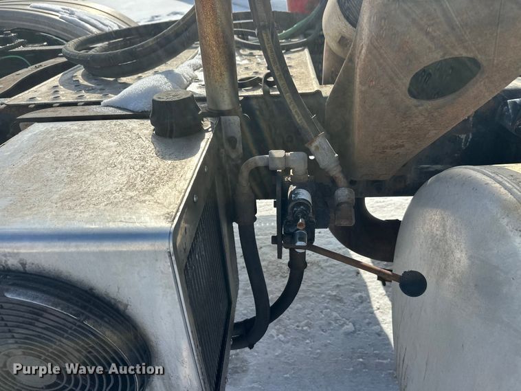 image for item FK1562 2014 Freightliner Cascadia semi truck