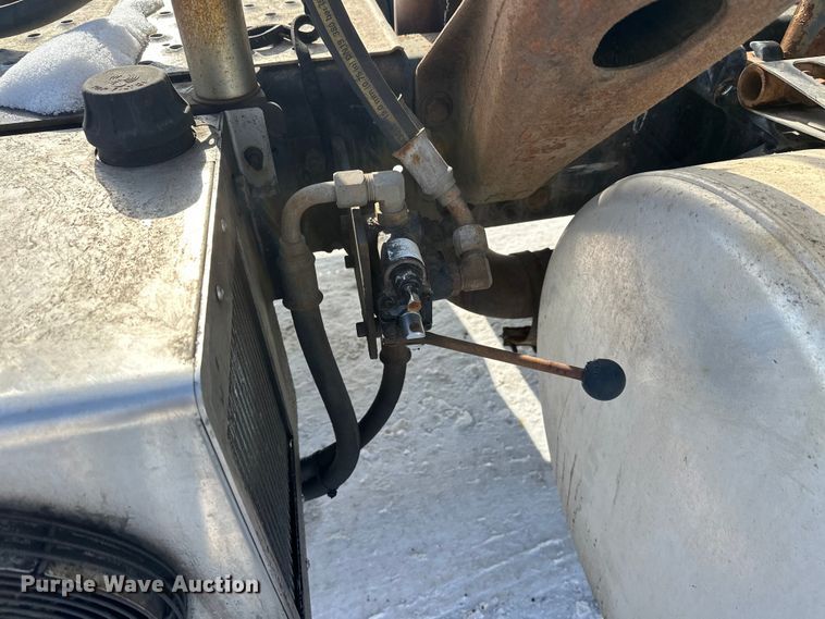 image for item FK1562 2014 Freightliner Cascadia semi truck