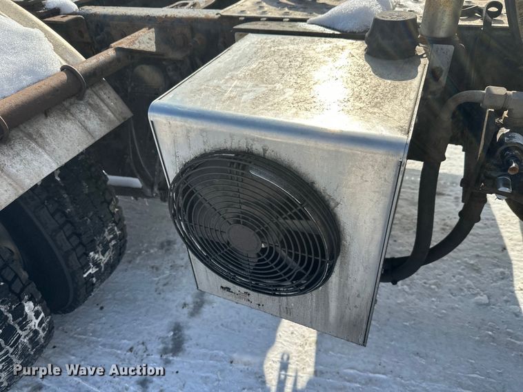 image for item FK1562 2014 Freightliner Cascadia semi truck