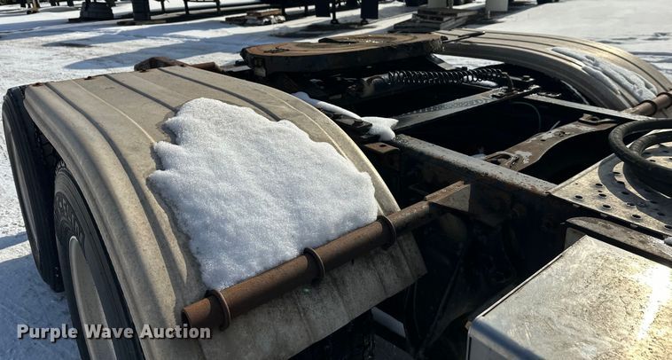 image for item FK1562 2014 Freightliner Cascadia semi truck