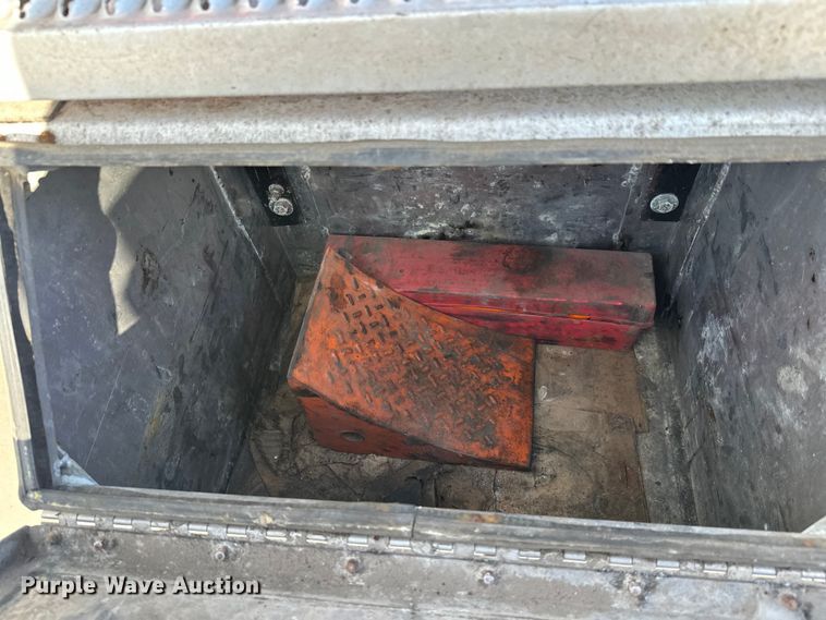 image for item FK1562 2014 Freightliner Cascadia semi truck