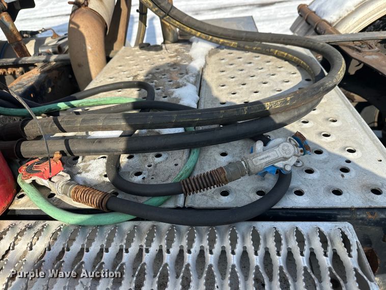 image for item FK1562 2014 Freightliner Cascadia semi truck