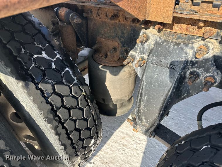 image for item FK1562 2014 Freightliner Cascadia semi truck