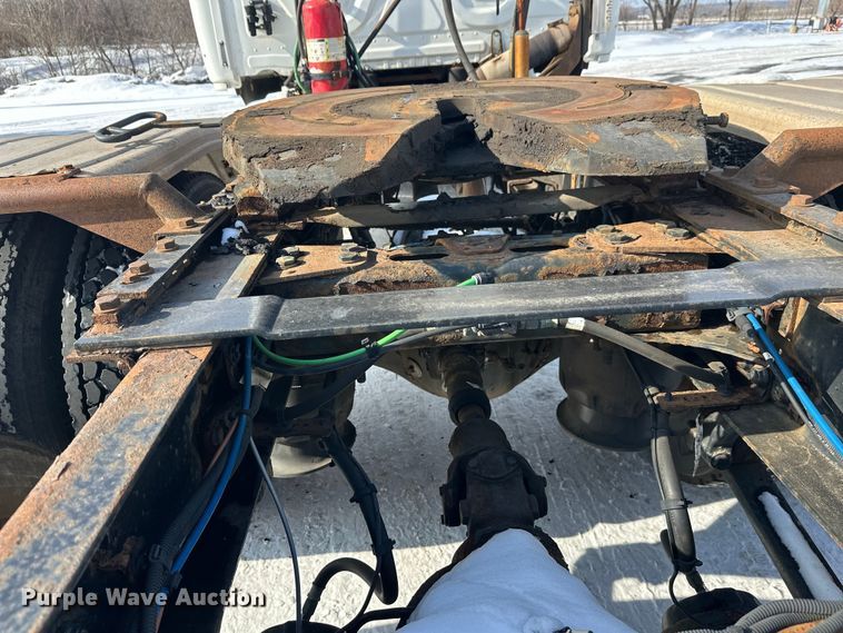 image for item FK1562 2014 Freightliner Cascadia semi truck