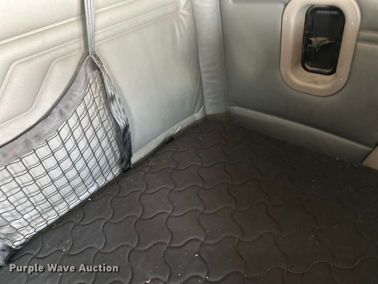 image for item FK1562 2014 Freightliner Cascadia semi truck