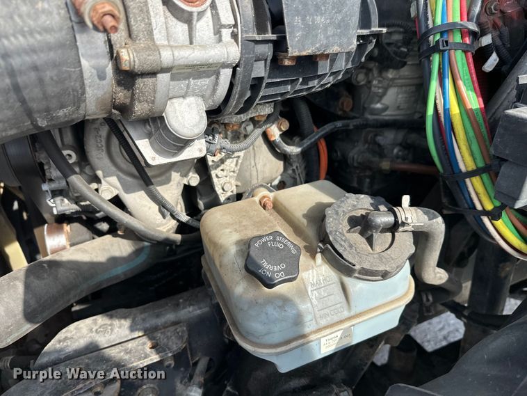 image for item FK1562 2014 Freightliner Cascadia semi truck