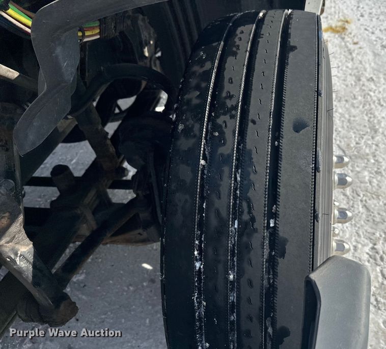 image for item FK1562 2014 Freightliner Cascadia semi truck