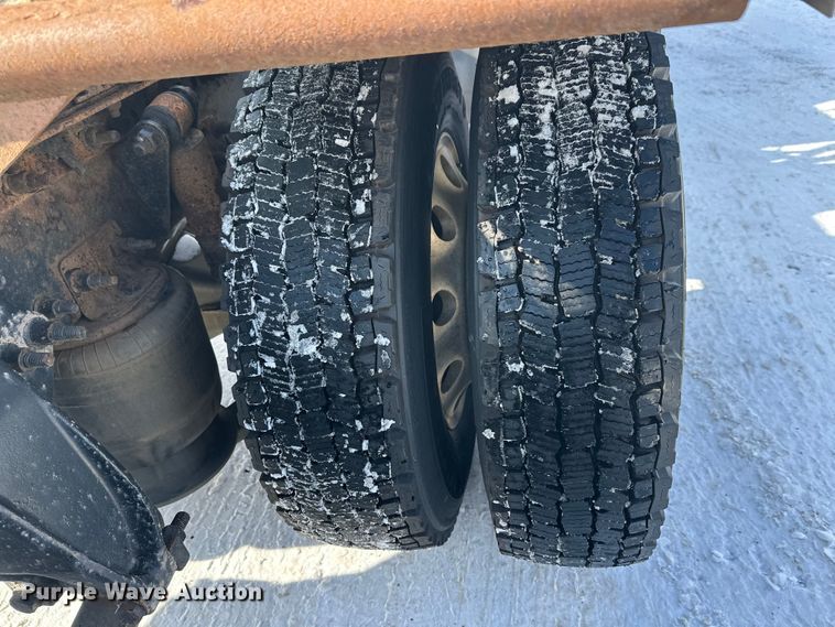 image for item FK1562 2014 Freightliner Cascadia semi truck