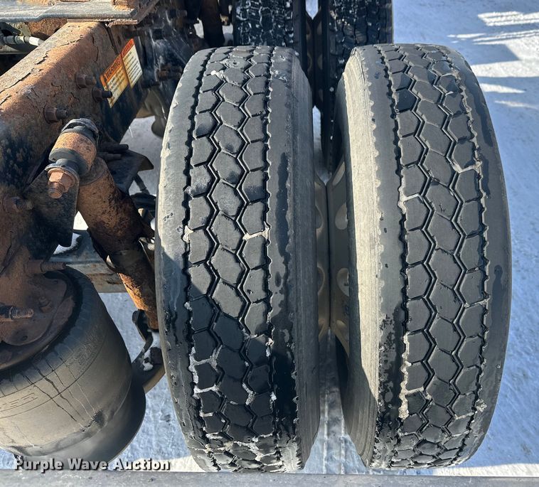 image for item FK1562 2014 Freightliner Cascadia semi truck