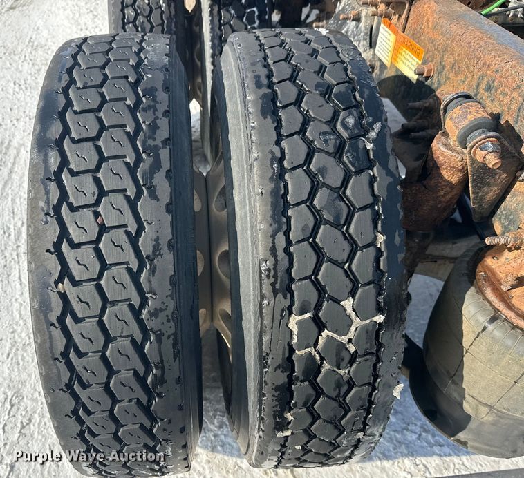 image for item FK1562 2014 Freightliner Cascadia semi truck