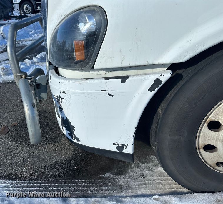 image for item FK1573 2015 Freightliner Cascadia  semi truck