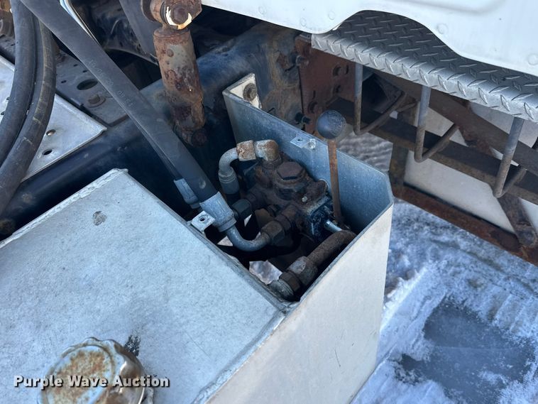 image for item FK1573 2015 Freightliner Cascadia  semi truck