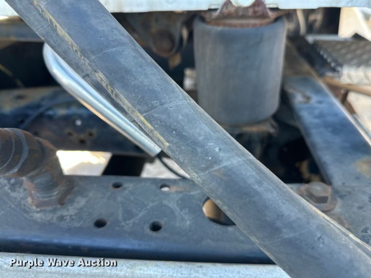 image for item FK1573 2015 Freightliner Cascadia  semi truck